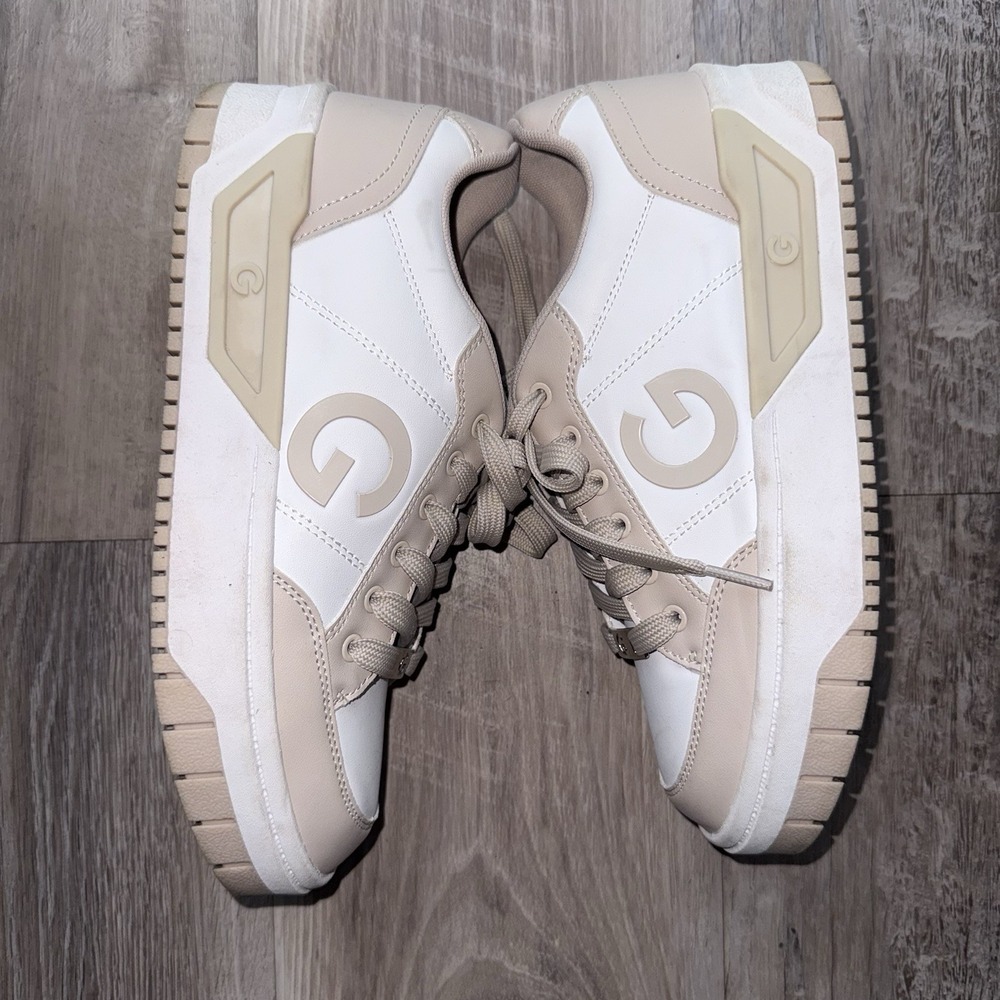 Designer Women's G by Guess LA Sneakers White And Beige Size 9M Walking Comfy